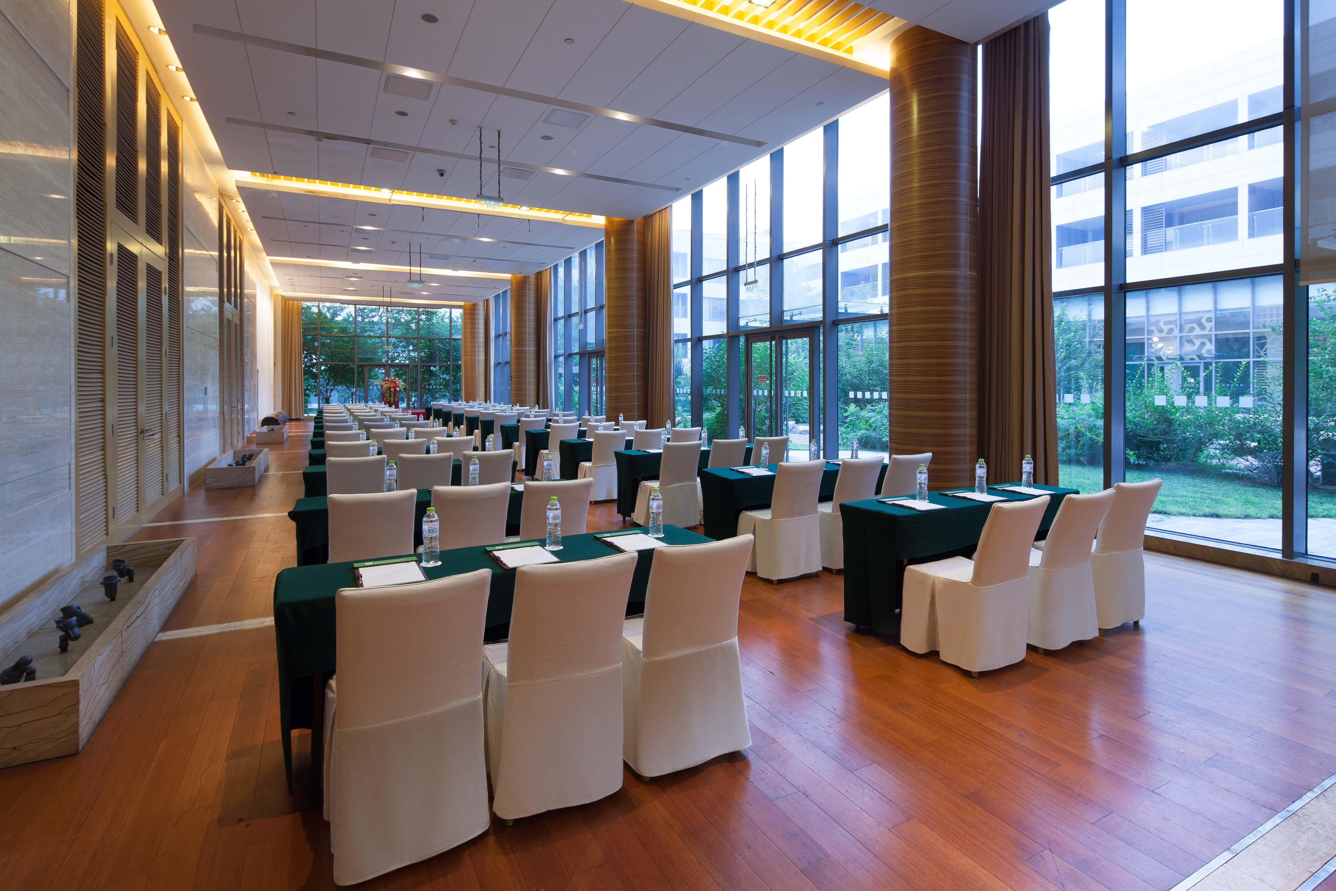 Holiday Inn Beijing Shijingshan Parkview By Ihg Exterior foto
