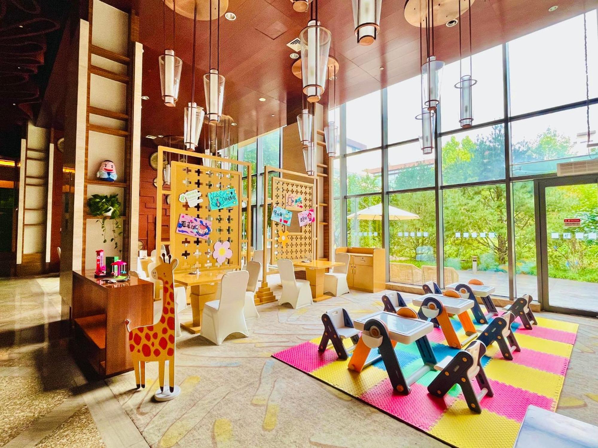 Holiday Inn Beijing Shijingshan Parkview By Ihg Exterior foto