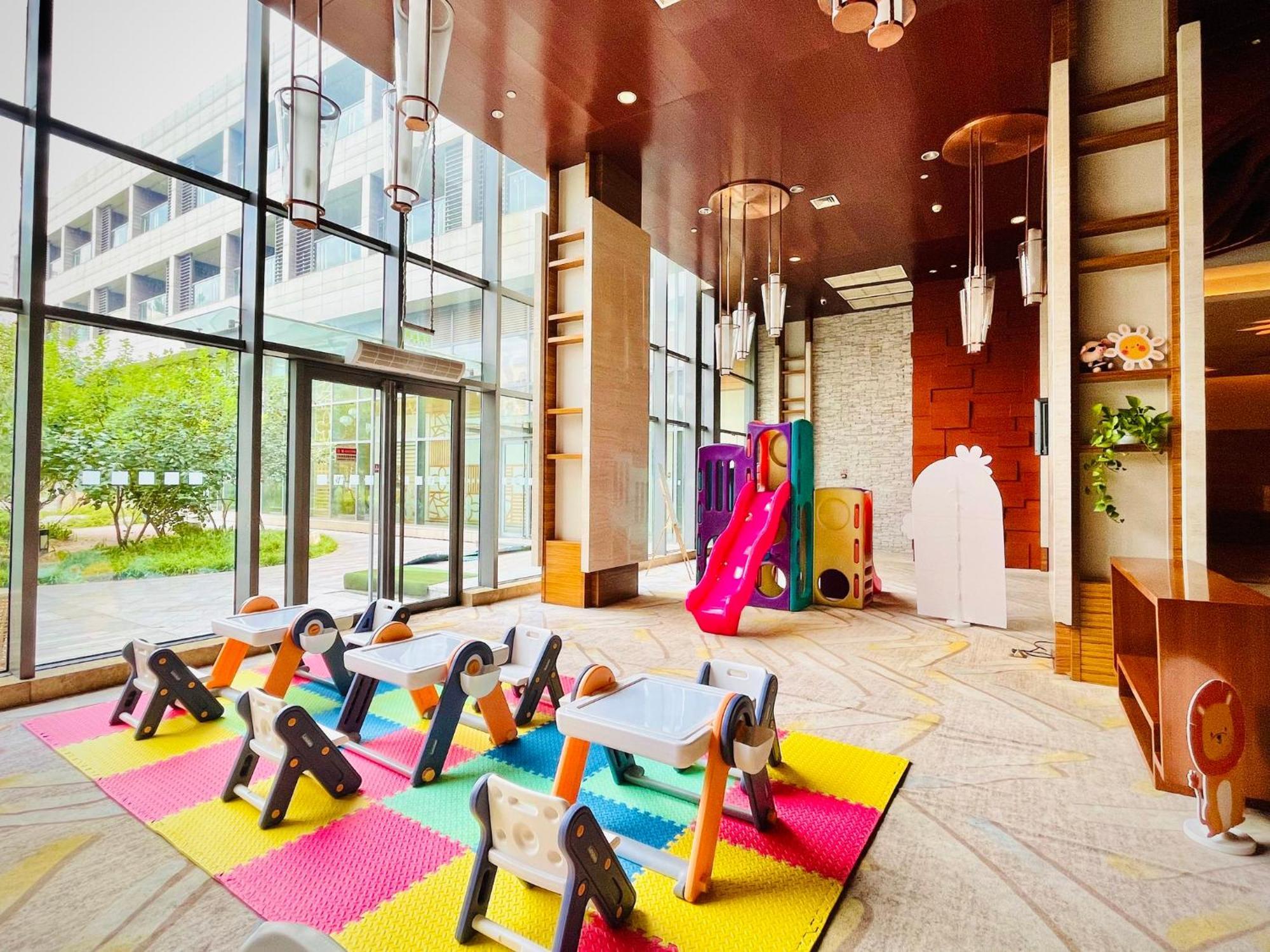 Holiday Inn Beijing Shijingshan Parkview By Ihg Exterior foto